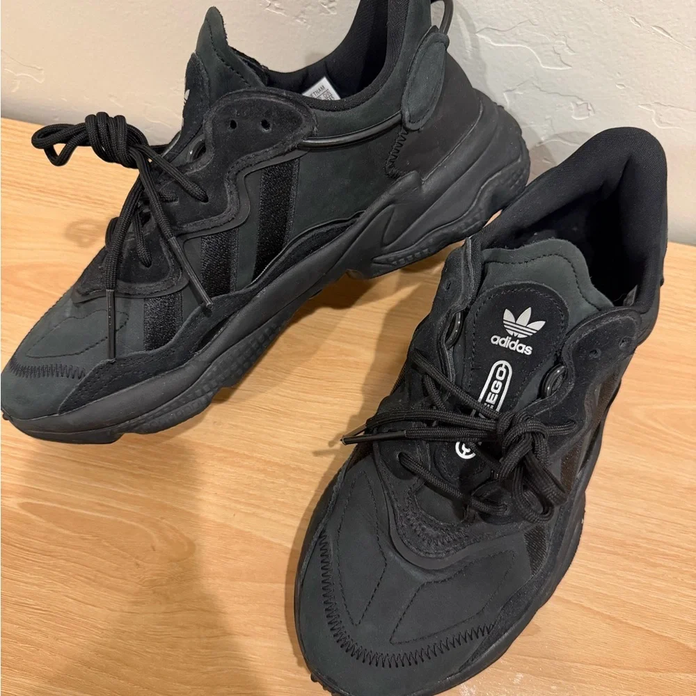 Adidas Women's Black Sneakers - Picture 3 of 9